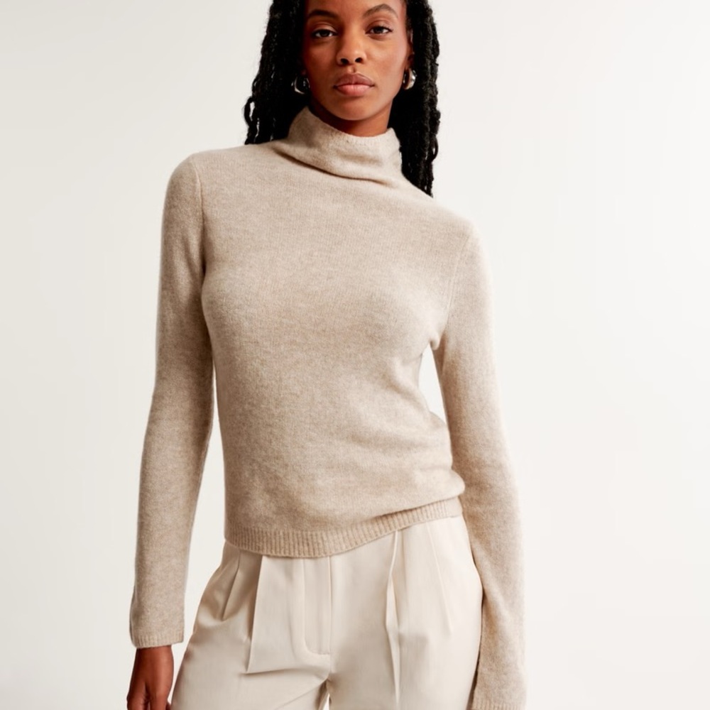 Abercrombie & Fitch turtlenecks